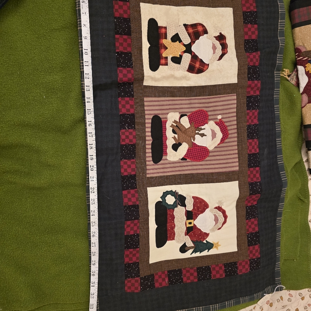 SANTA WALL HANGING 3 SANTAS